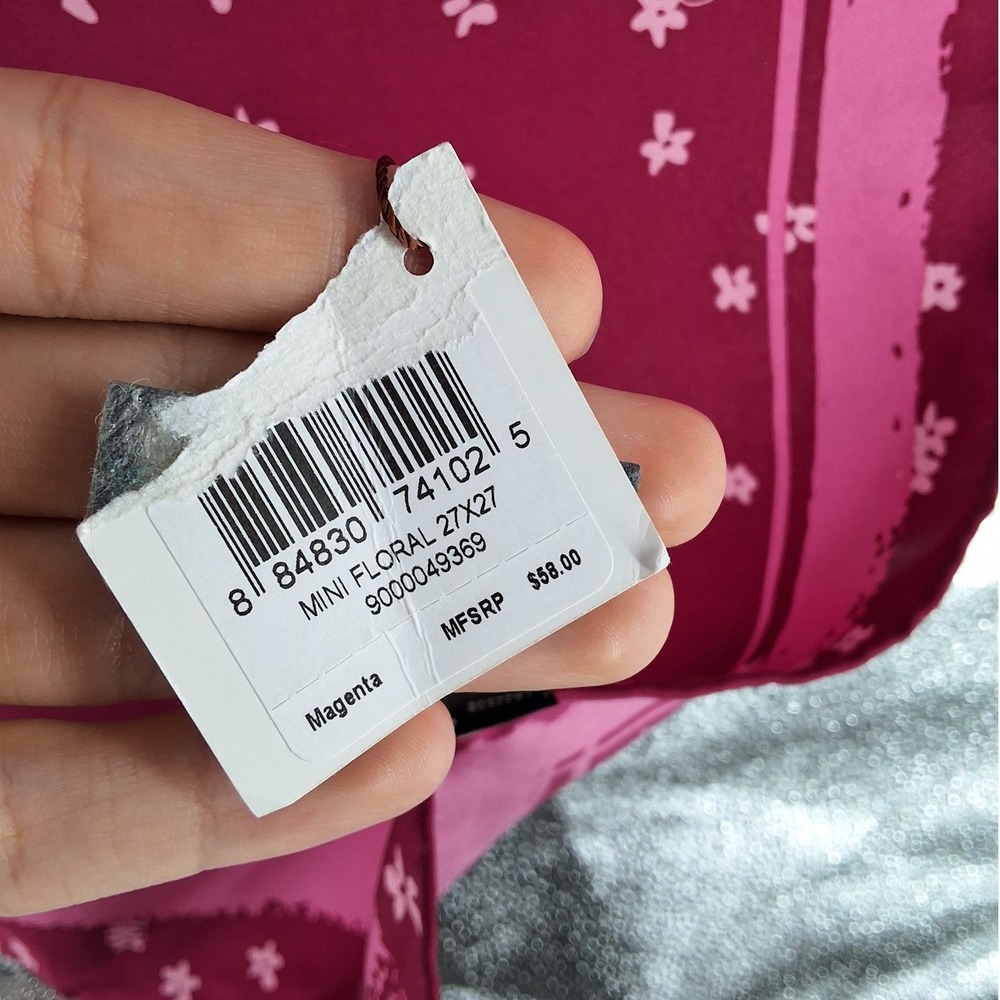 Coach NWT Magenta Pink Mini Floral Script Logo 100% Silk Square Scarf 27x27 - Picture 7 of 8